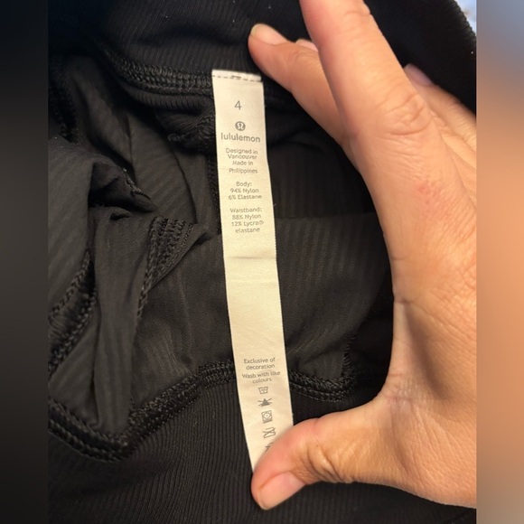 Lululemon dance studio cropped pants size 4 - Picture 7 of 7